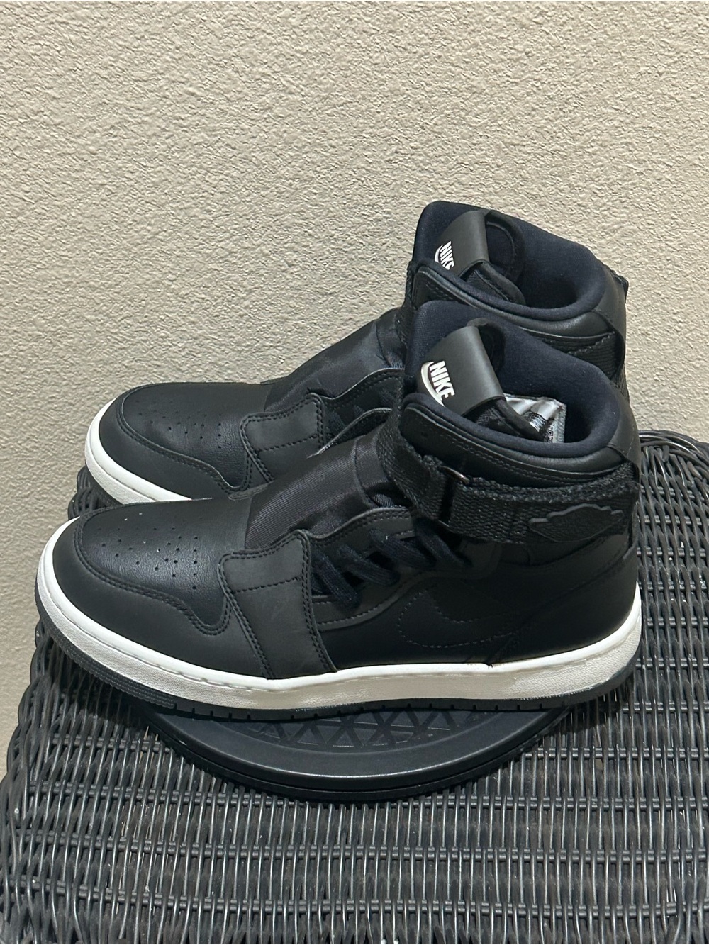 Size 8.5 Jordan 1 Nova XX Black Sail AV4052-002 - Picture 2 of 8